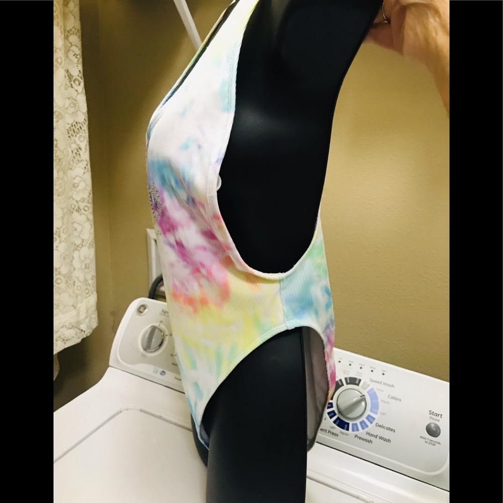 Juicy one piece bathing suit - tie dye with Crystal looking Juicy emblem L - Picture 6 of 7